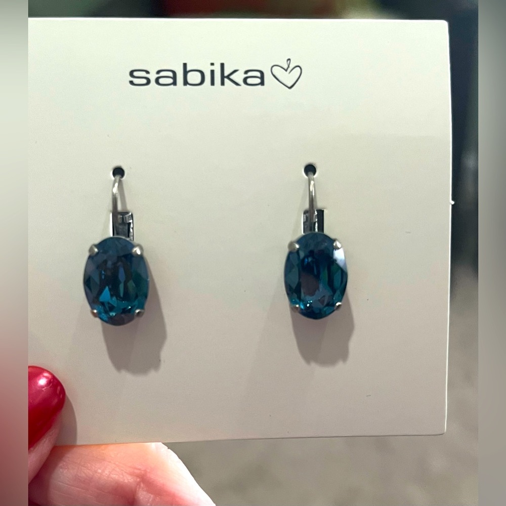 Sabika Small Oval earrings